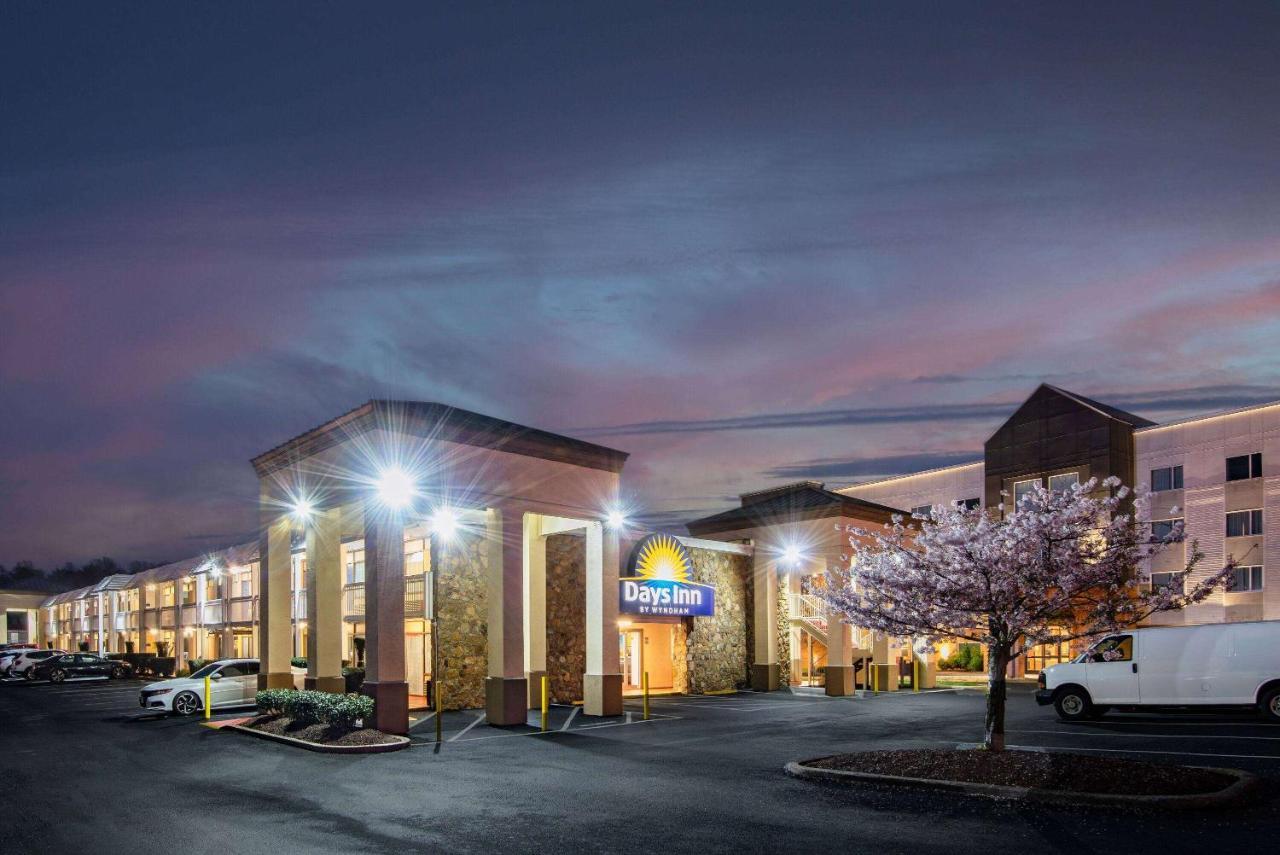 Days Inn By Wyndham Charlottesville/University Area Екстер'єр фото