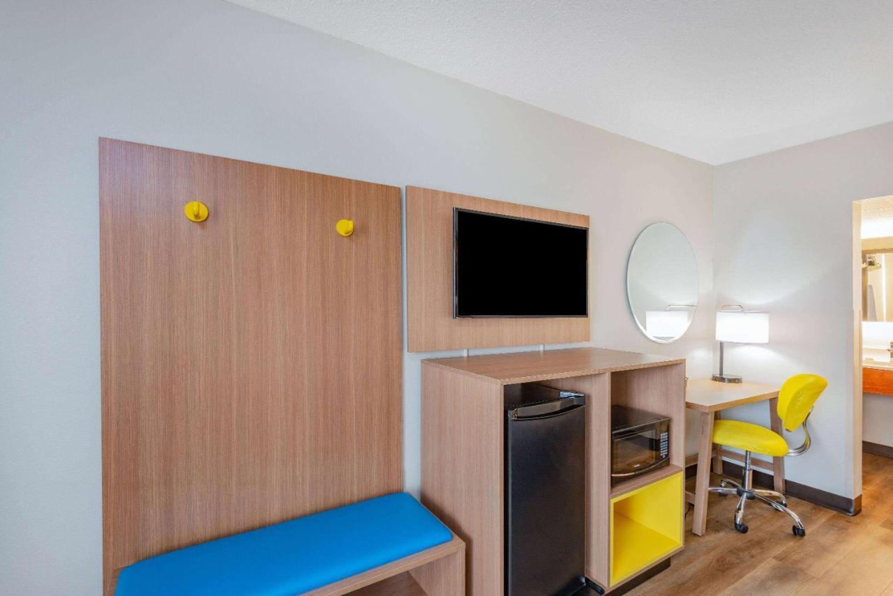 Days Inn By Wyndham Charlottesville/University Area Екстер'єр фото