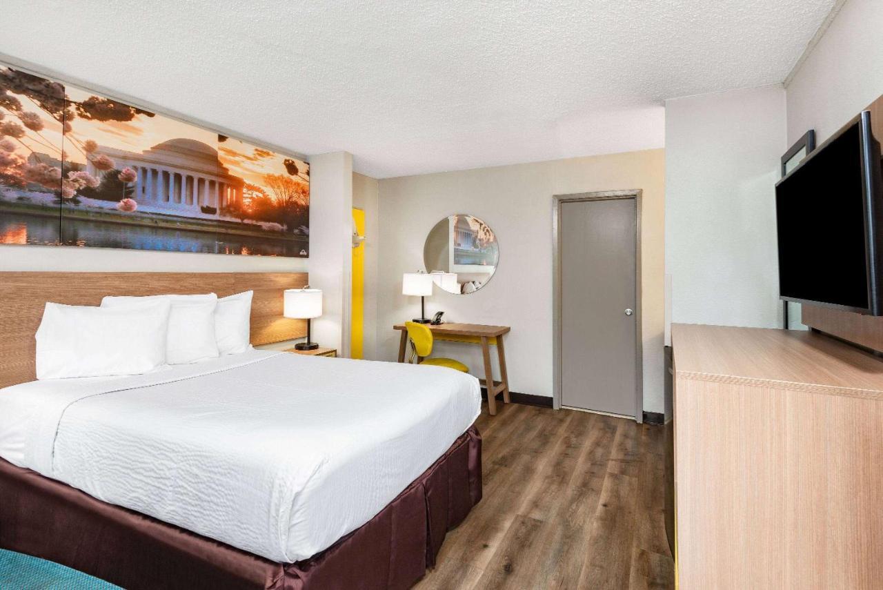 Days Inn By Wyndham Charlottesville/University Area Екстер'єр фото