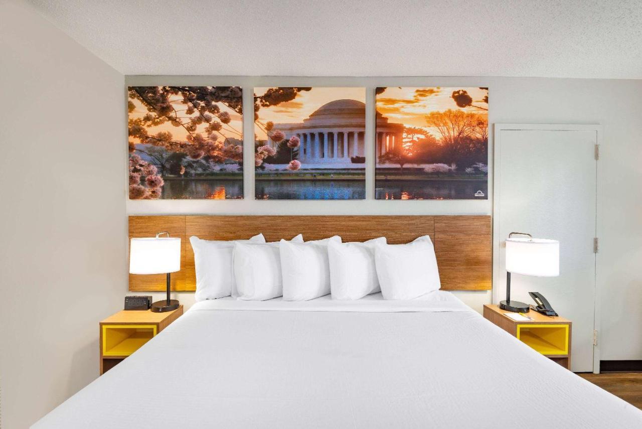 Days Inn By Wyndham Charlottesville/University Area Екстер'єр фото